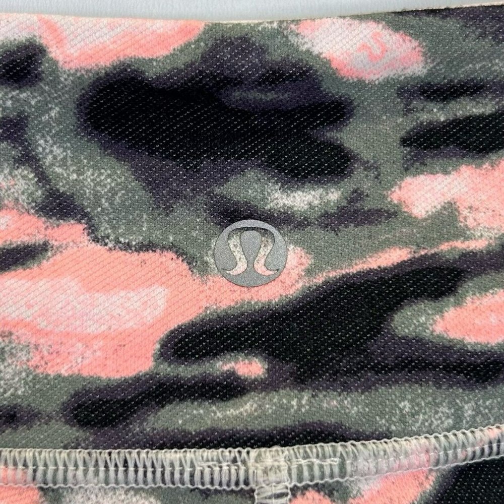 LULULEMON Leggings Womens Size 4 Wamo Camo Crop Pants 21" Inseam - Picture 3 of 4